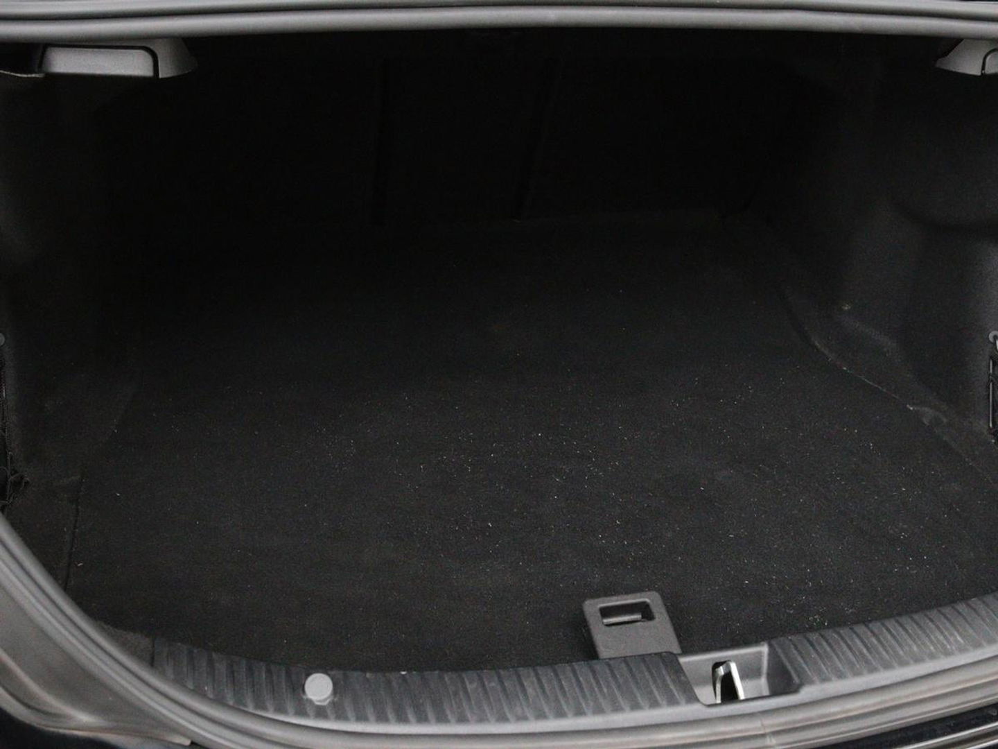 Mercedes-Benz C-Klasse 180 Business Solution AMG | Panoramadak | Leder | Stoelverwarming | Cruise control | 360 Camera | Elektrische achterklep | Carplay | Burmester