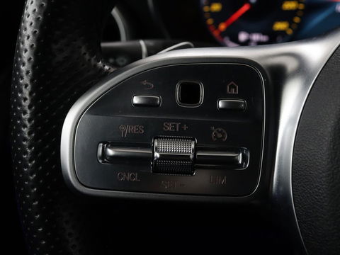 Mercedes-Benz C-Klasse 180 Business Solution AMG | Panoramadak | Leder | Stoelverwarming | Cruise control | 360 Camera | Elektrische achterklep | Carplay | Burmester