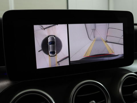 Mercedes-Benz C-Klasse 180 Business Solution AMG | Panoramadak | Leder | Stoelverwarming | Cruise control | 360 Camera | Elektrische achterklep | Carplay | Burmester