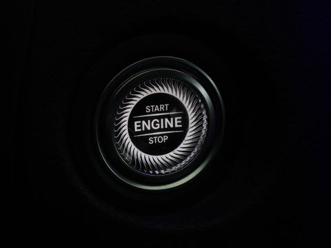 Mercedes-Benz C-Klasse 180 Business Solution AMG | Panoramadak | Leder | Stoelverwarming | Cruise control | 360 Camera | Elektrische achterklep | Carplay | Burmester