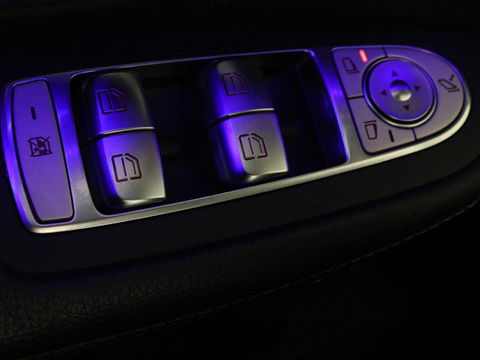 Mercedes-Benz C-Klasse 180 Business Solution AMG | Panoramadak | Leder | Stoelverwarming | Cruise control | 360 Camera | Elektrische achterklep | Carplay | Burmester