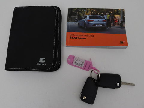 SEAT Leon 2.0 TDI FR | Panoramadak | Virtual Cockpit | Maxton | Stoelverwarming | Adaptive cruise | Camera | Carplay | Sfeerverlichting | Full LED