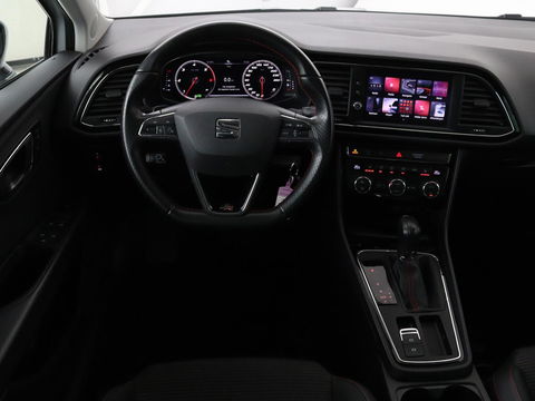SEAT Leon 2.0 TDI FR | Panoramadak | Virtual Cockpit | Maxton | Stoelverwarming | Adaptive cruise | Camera | Carplay | Sfeerverlichting | Full LED