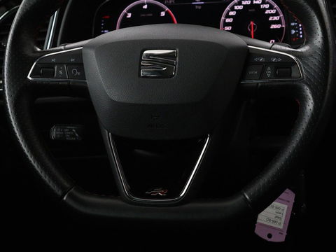 SEAT Leon 2.0 TDI FR | Panoramadak | Virtual Cockpit | Maxton | Stoelverwarming | Adaptive cruise | Camera | Carplay | Sfeerverlichting | Full LED