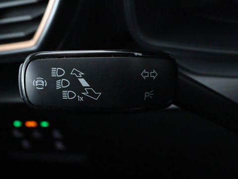 CUPRA Leon 1.4 e-Hybrid VZ Performance | Stoel & Stuurverwarming | Adaptive cruise | Carplay | Camera | Memory | Sportstoelen | Full LED