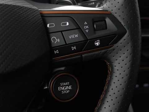 CUPRA Leon 1.4 e-Hybrid VZ Performance | Stoel & Stuurverwarming | Adaptive cruise | Carplay | Camera | Memory | Sportstoelen | Full LED