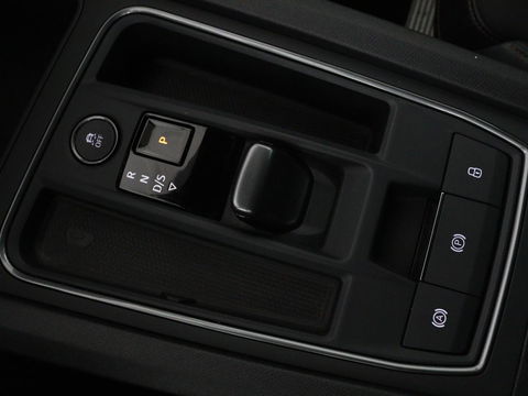 CUPRA Leon 1.4 e-Hybrid VZ Performance | Stoel & Stuurverwarming | Adaptive cruise | Carplay | Camera | Memory | Sportstoelen | Full LED