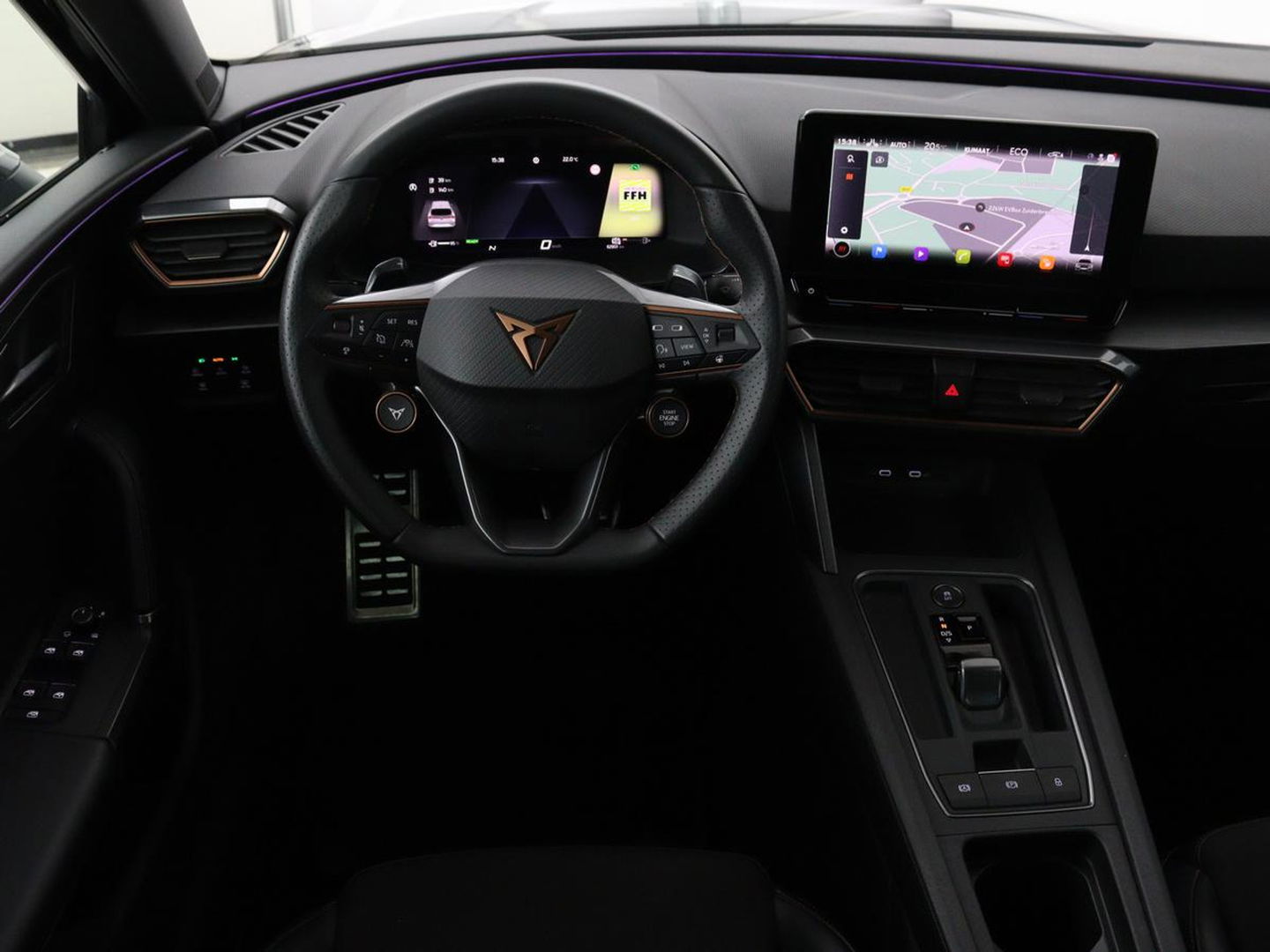 CUPRA Leon 1.4 e-Hybrid VZ Performance | Stoel & Stuurverwarming | Adaptive cruise | Carplay | Camera | Memory | Sportstoelen | Full LED