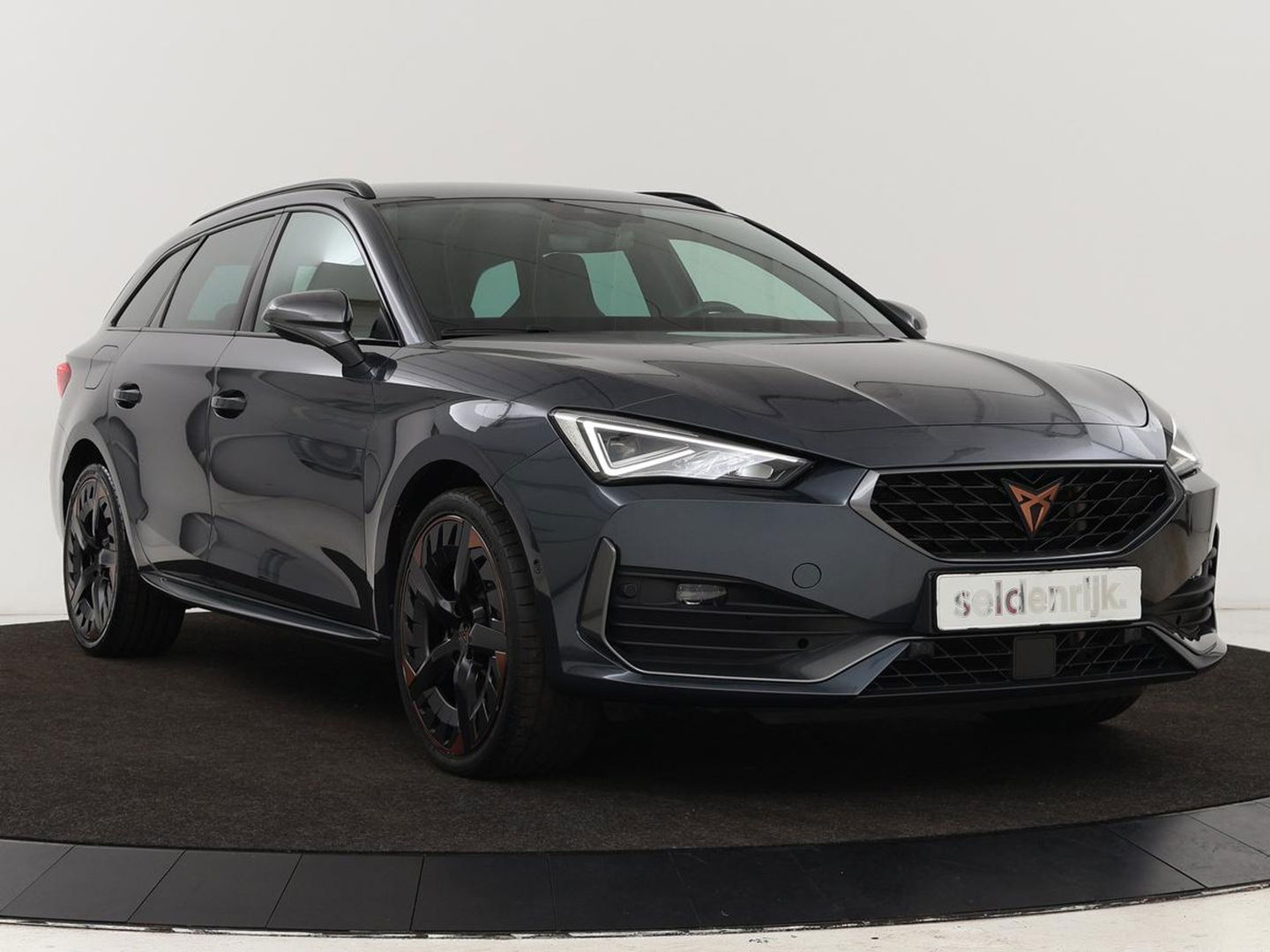 CUPRA Leon 1.4 e-Hybrid VZ Performance | Stoel & Stuurverwarming | Adaptive cruise | Carplay | Camera | Memory | Sportstoelen | Full LED