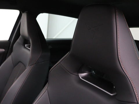 CUPRA Leon 1.4 e-Hybrid VZ Performance | Stoel & Stuurverwarming | Adaptive cruise | Carplay | Camera | Memory | Sportstoelen | Full LED