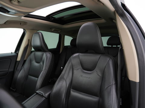 Volvo XC60 2.4 D5 AWD R-Design Aut. *PANO | FULL-LEATHER | XENON | NAVI-FULLMAP | PREMIUN-SOUND | CAMERA | SPORT-SEATS | HEATED-SEATS | 20''ALU | TOWBAR*