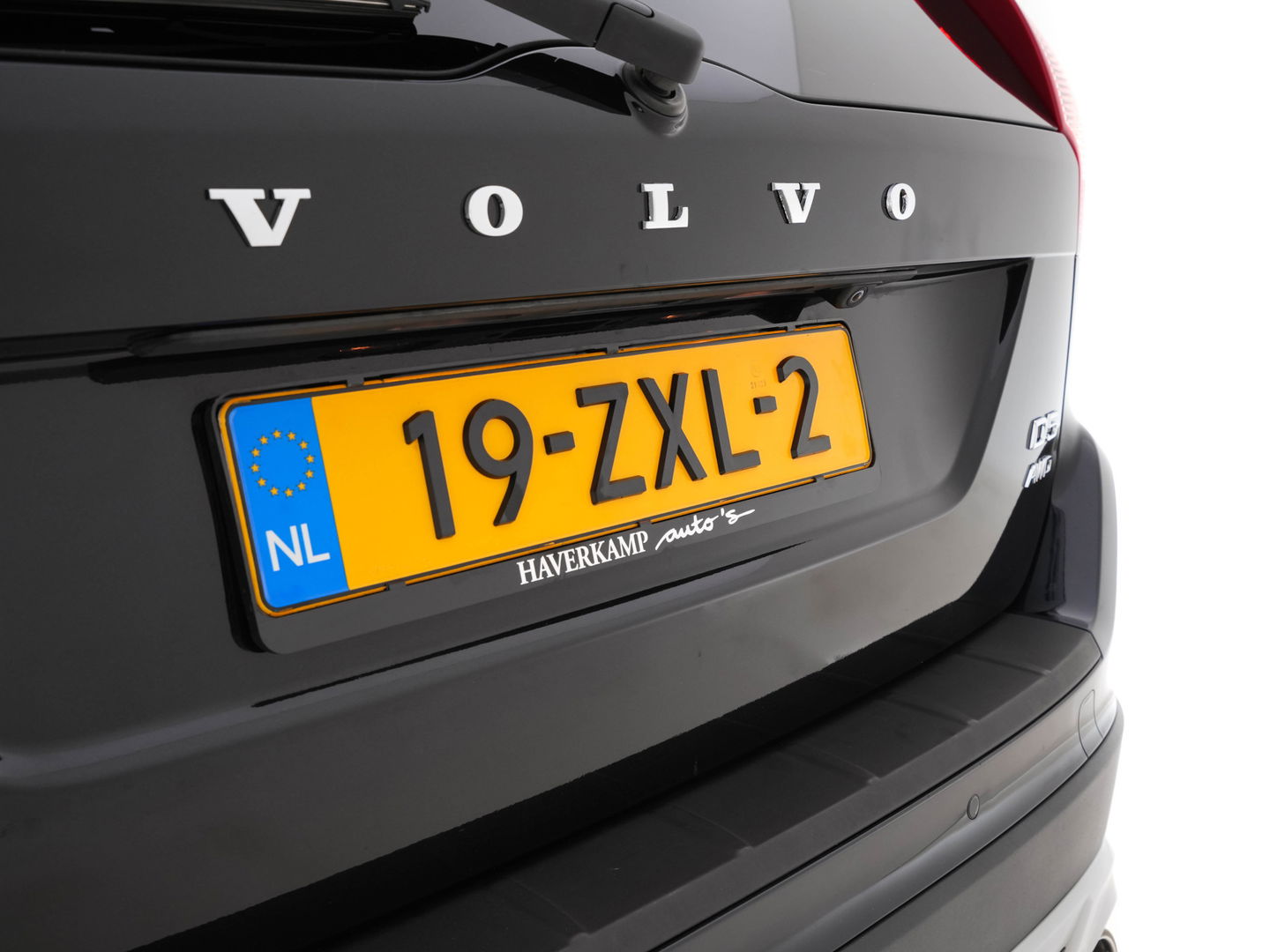 Volvo XC60 2.4 D5 AWD R-Design Aut. *PANO | FULL-LEATHER | XENON | NAVI-FULLMAP | PREMIUN-SOUND | CAMERA | SPORT-SEATS | HEATED-SEATS | 20''ALU | TOWBAR*