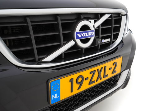 Volvo XC60 2.4 D5 AWD R-Design Aut. *PANO | FULL-LEATHER | XENON | NAVI-FULLMAP | PREMIUN-SOUND | CAMERA | SPORT-SEATS | HEATED-SEATS | 20''ALU | TOWBAR*