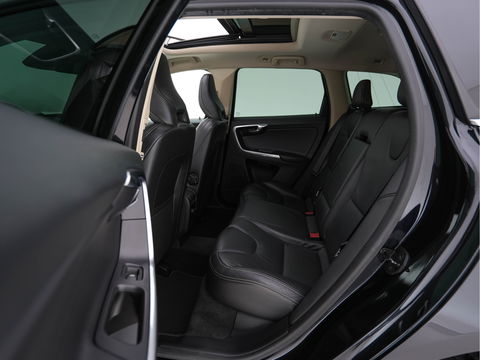 Volvo XC60 2.4 D5 AWD R-Design Aut. *PANO | FULL-LEATHER | XENON | NAVI-FULLMAP | PREMIUN-SOUND | CAMERA | SPORT-SEATS | HEATED-SEATS | 20''ALU | TOWBAR*