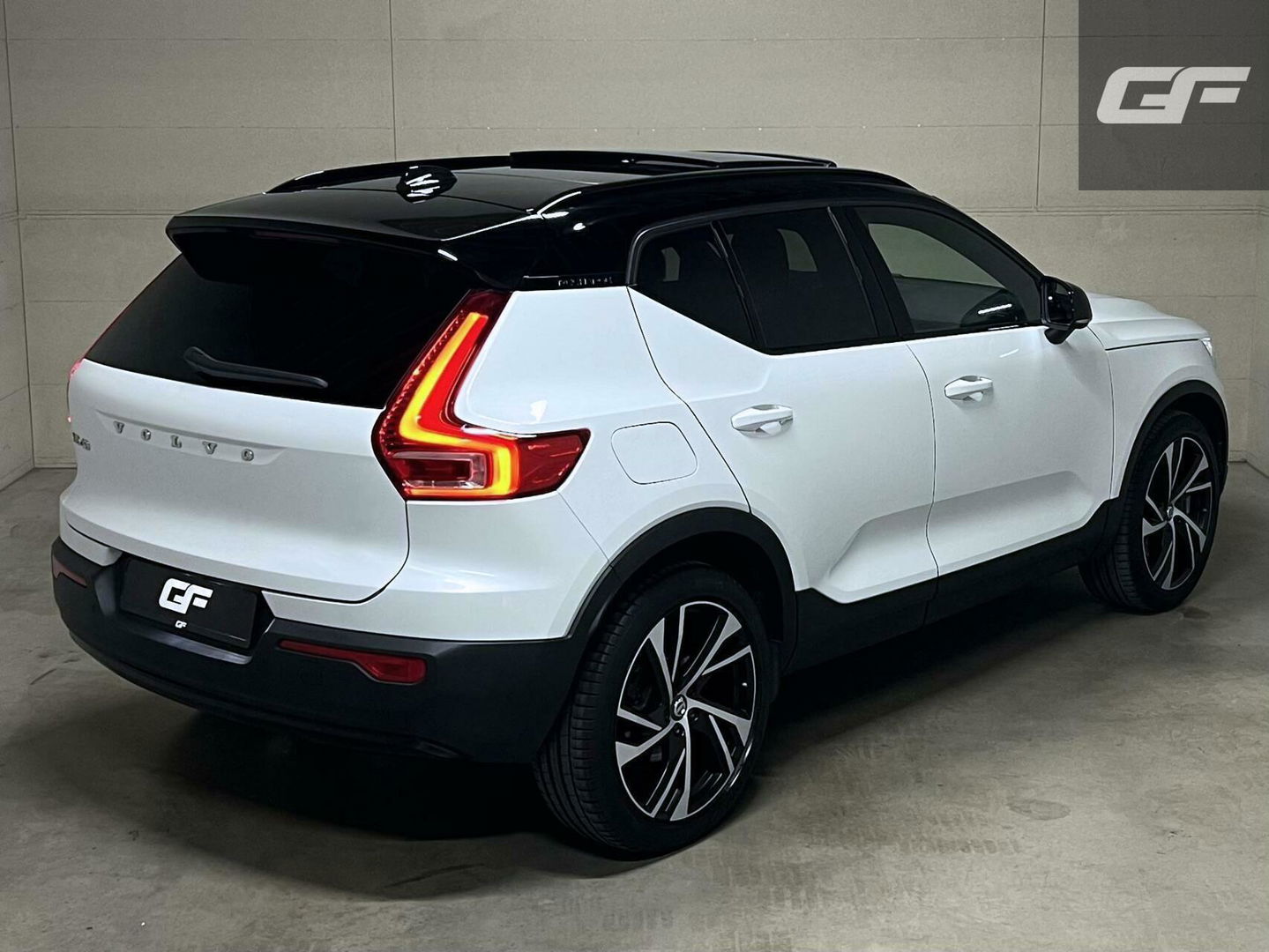 Volvo XC40 1.5 T5 Recharge R-Design Pano Navi Camera Cruise