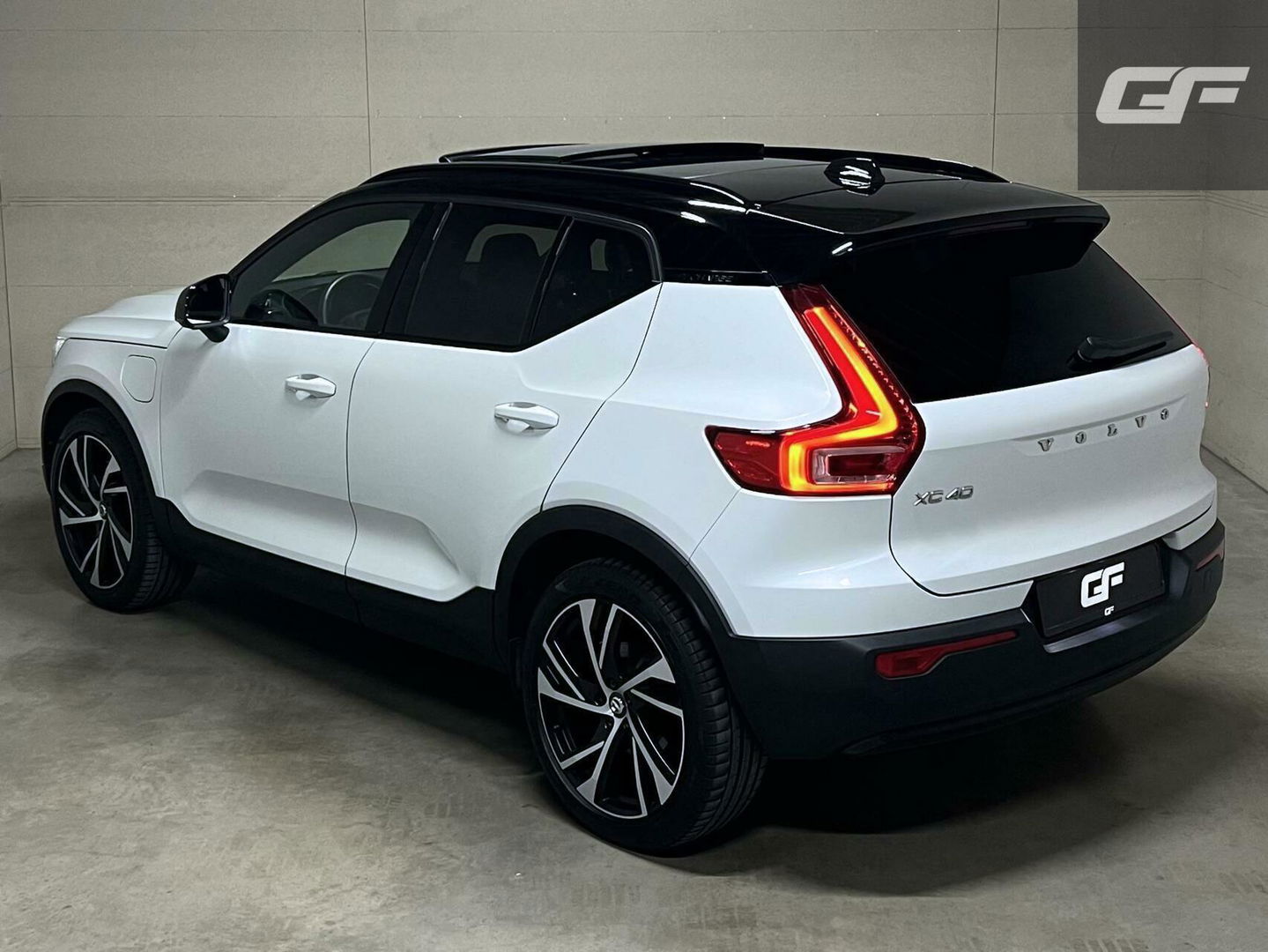 Volvo XC40 1.5 T5 Recharge R-Design Pano Navi Camera Cruise