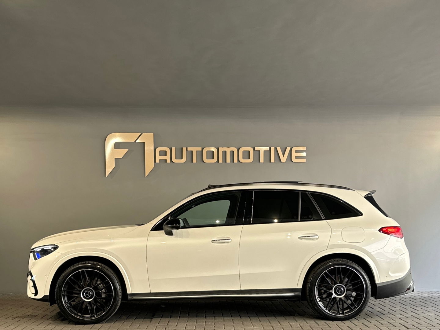 Mercedes-Benz GLC 400e 4Matic AMG Pano|HuD|Luchtvering