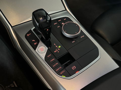 BMW 3-serie 330e High Executive M Sport Pano|HuD|ACC|Laser