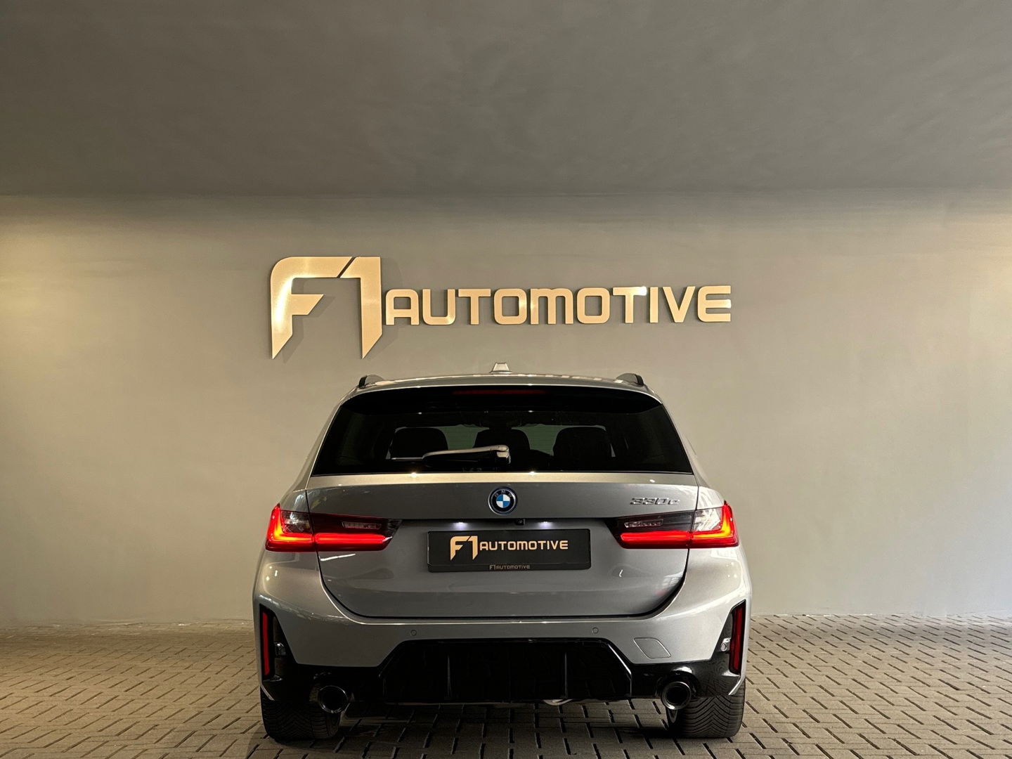 BMW 3 Serie Touring 330e M Sport Pano|Trekhaak|HuD|360C|ACC