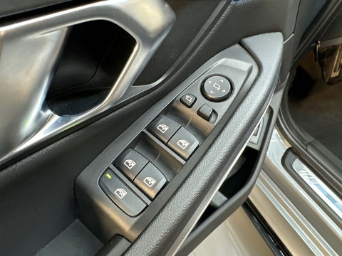 BMW 3 Serie Touring 330e M Sport Pano|Trekhaak|HuD|360C|ACC