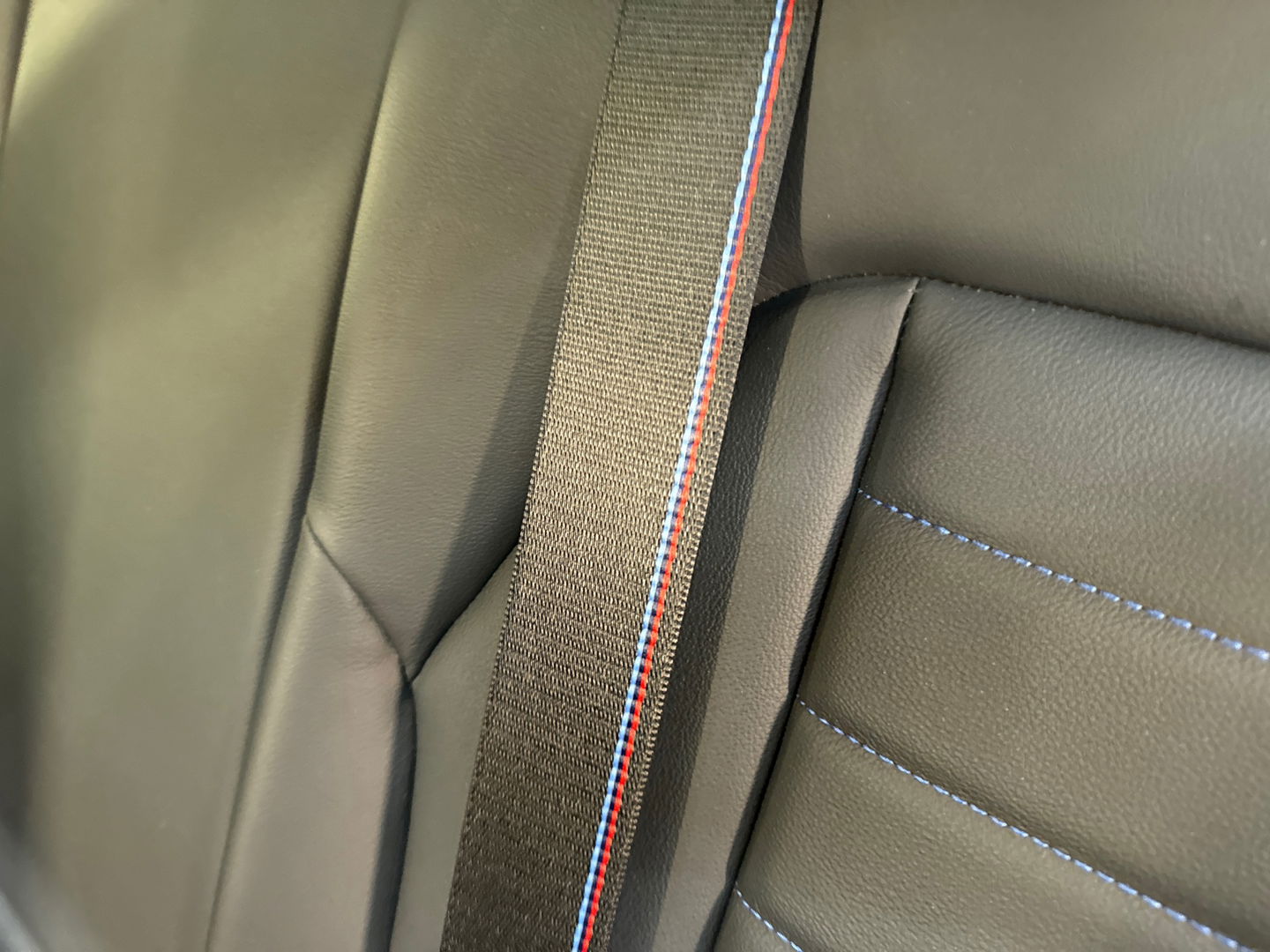 BMW 3 Serie Touring 330e M Sport Pano|Trekhaak|HuD|360C|ACC
