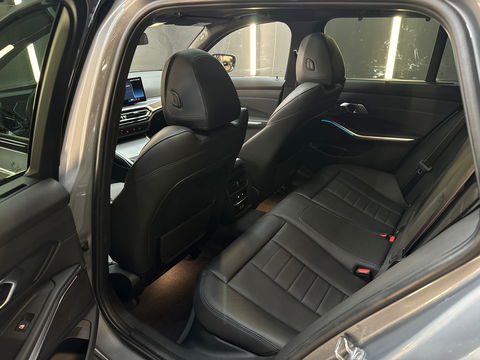 BMW 3 Serie Touring 330e M Sport Pano|Trekhaak|HuD|360C|ACC