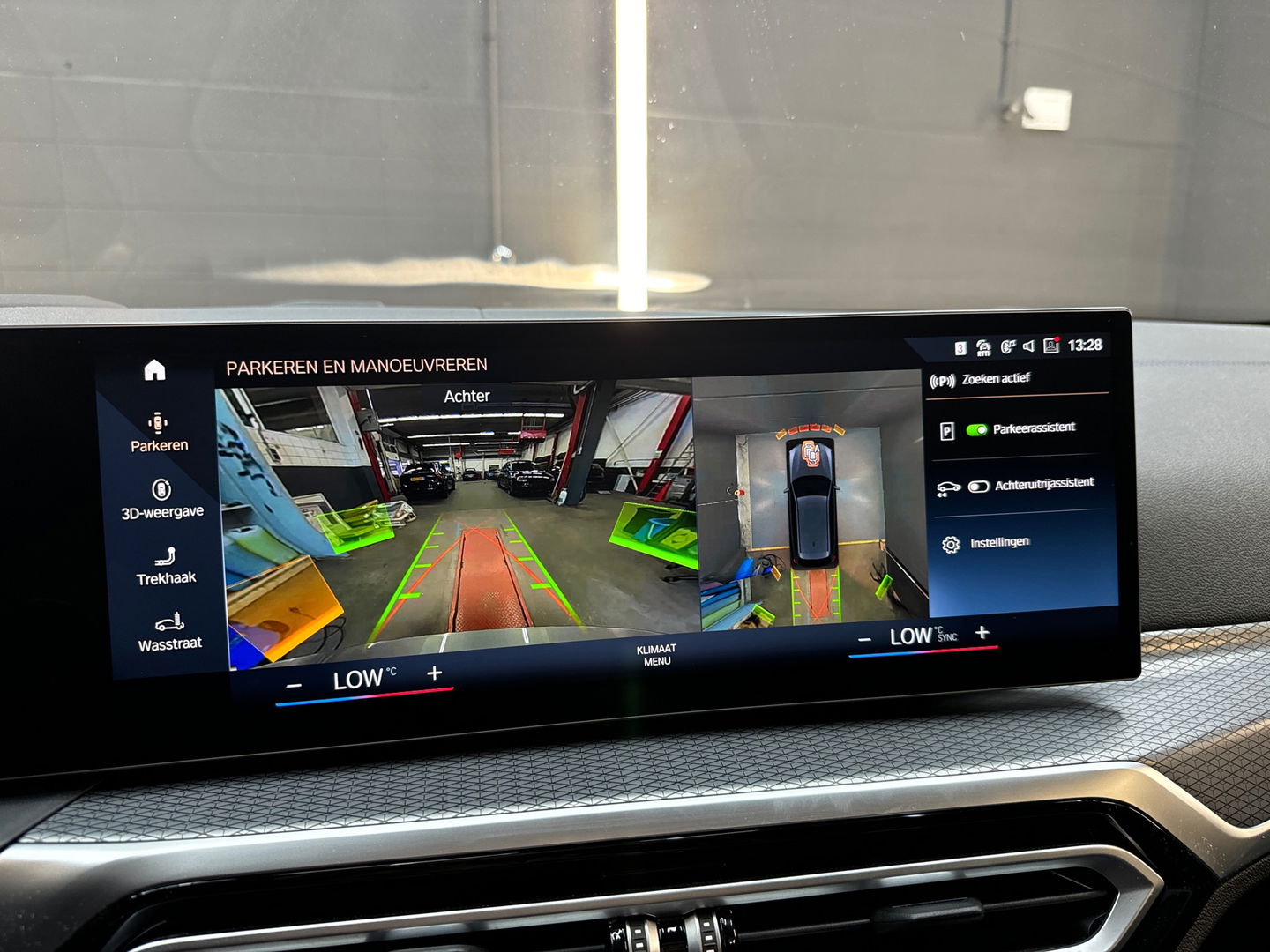 BMW 3 Serie Touring 330e M Sport Pano|Trekhaak|HuD|360C|ACC