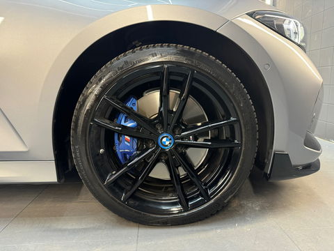 BMW 3 Serie Touring 330e M Sport Pano|Trekhaak|HuD|360C|ACC