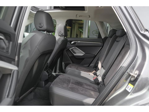 Audi Q3 35 TFSI 150pk S-line Panoramadak *BTW* Virtual cockpit Trekhaak Camera Sportstoelen Navigatie