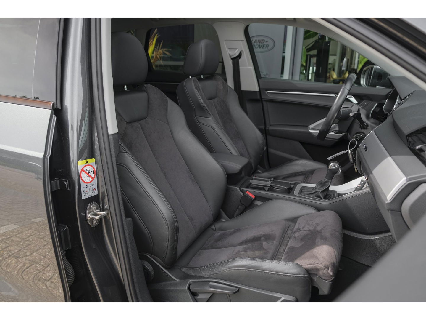 Audi Q3 35 TFSI 150pk S-line Panoramadak *BTW* Virtual cockpit Trekhaak Camera Sportstoelen Navigatie