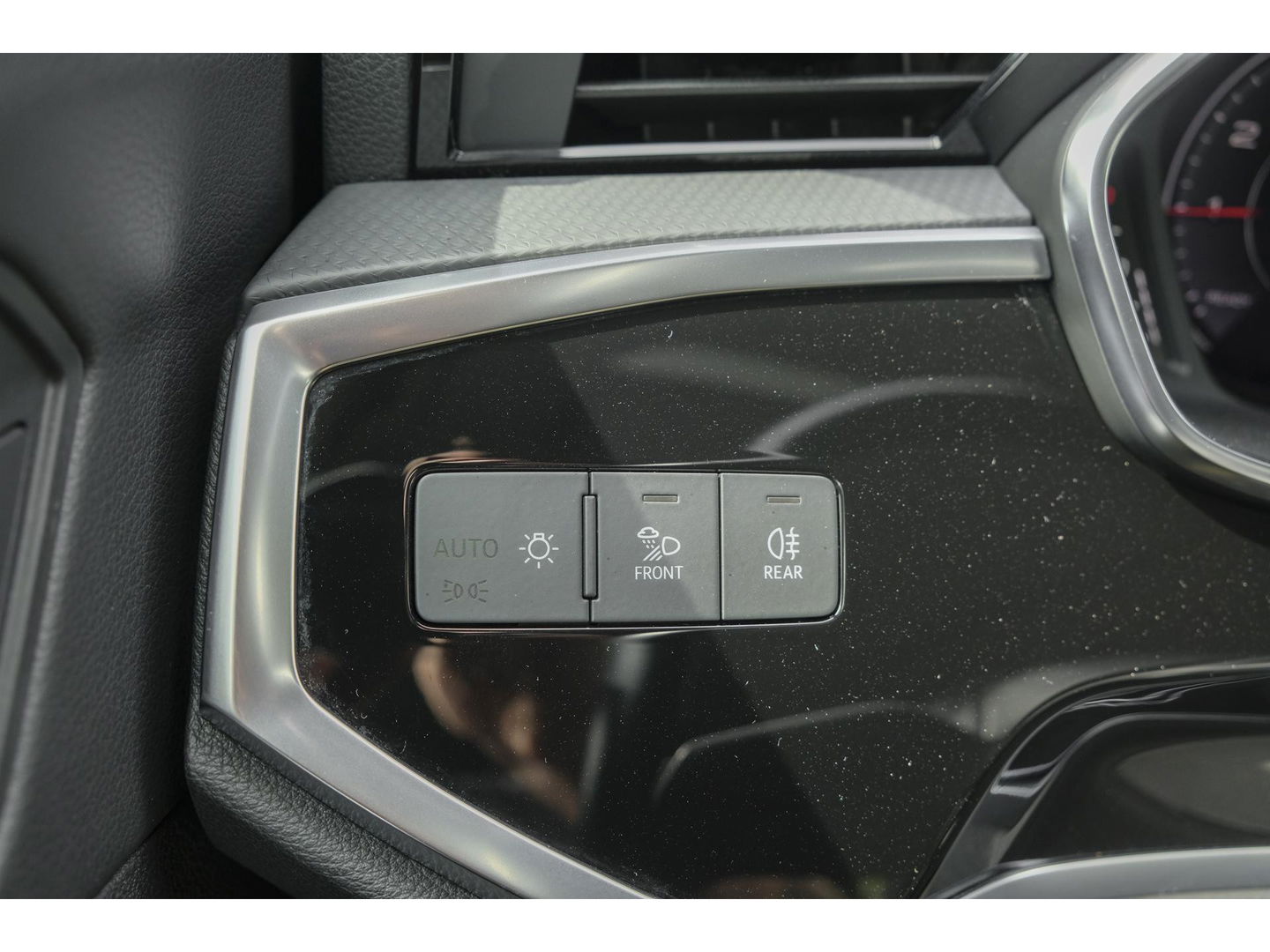 Audi Q3 35 TFSI 150pk S-line Panoramadak *BTW* Virtual cockpit Trekhaak Camera Sportstoelen Navigatie