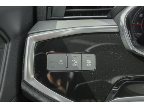 Audi Q3 35 TFSI 150pk S-line Panoramadak *BTW* Virtual cockpit Trekhaak Camera Sportstoelen Navigatie