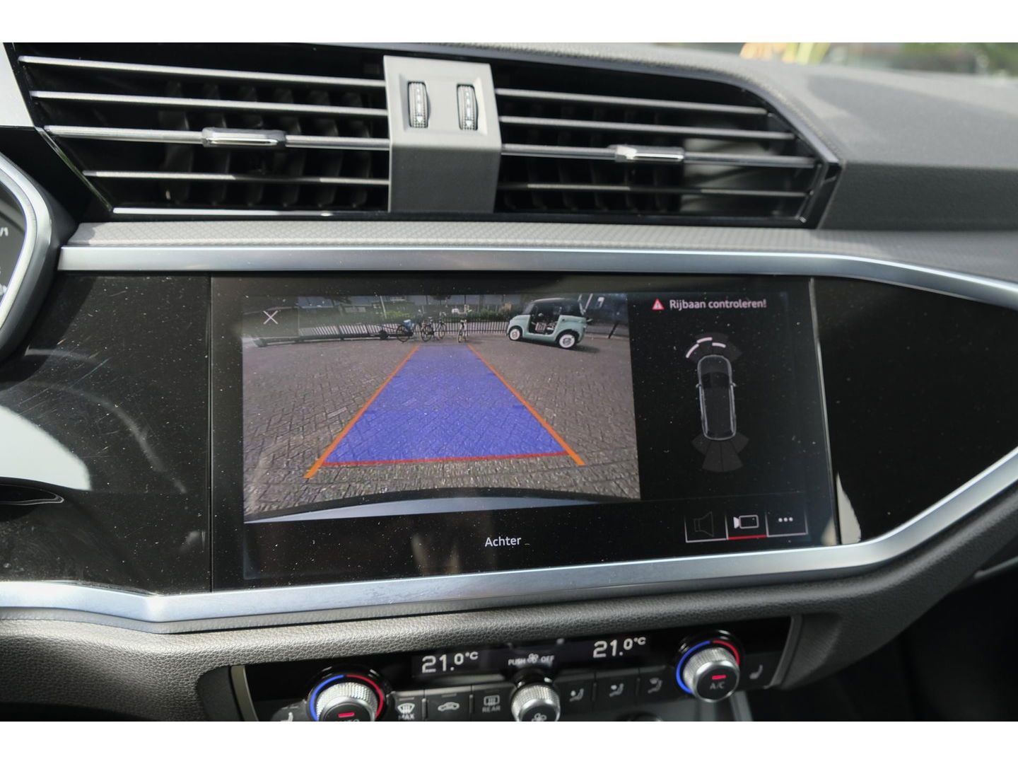 Audi Q3 35 TFSI 150pk S-line Panoramadak *BTW* Virtual cockpit Trekhaak Camera Sportstoelen Navigatie