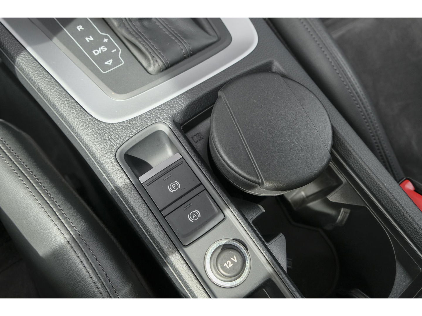 Audi Q3 35 TFSI 150pk S-line Panoramadak *BTW* Virtual cockpit Trekhaak Camera Sportstoelen Navigatie