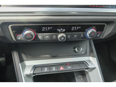 Audi Q3 35 TFSI 150pk S-line Panoramadak *BTW* Virtual cockpit Trekhaak Camera Sportstoelen Navigatie