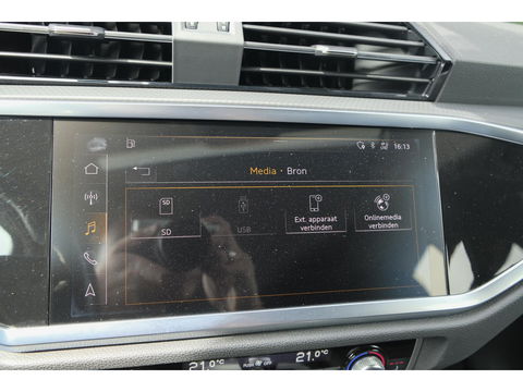 Audi Q3 35 TFSI 150pk S-line Panoramadak *BTW* Virtual cockpit Trekhaak Camera Sportstoelen Navigatie
