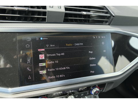 Audi Q3 35 TFSI 150pk S-line Panoramadak *BTW* Virtual cockpit Trekhaak Camera Sportstoelen Navigatie
