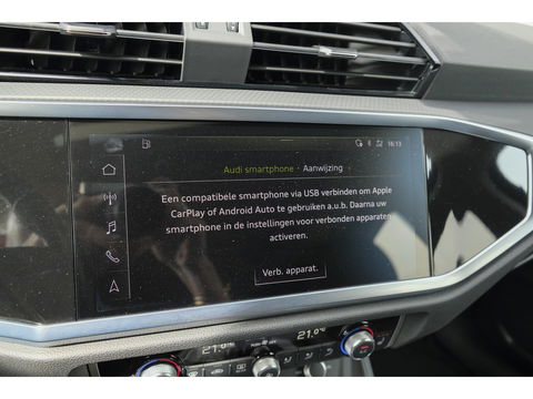 Audi Q3 35 TFSI 150pk S-line Panoramadak *BTW* Virtual cockpit Trekhaak Camera Sportstoelen Navigatie