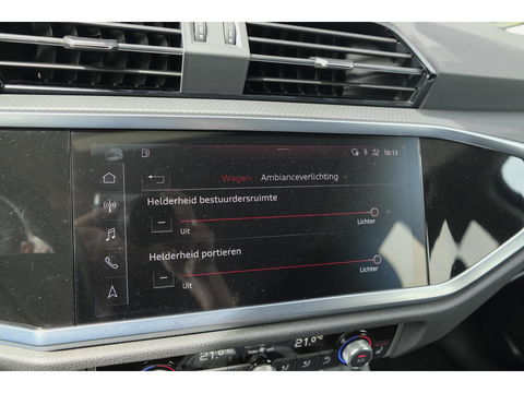 Audi Q3 35 TFSI 150pk S-line Panoramadak *BTW* Virtual cockpit Trekhaak Camera Sportstoelen Navigatie