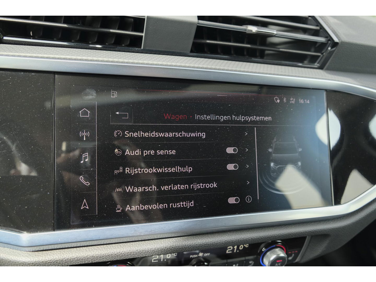 Audi Q3 35 TFSI 150pk S-line Panoramadak *BTW* Virtual cockpit Trekhaak Camera Sportstoelen Navigatie