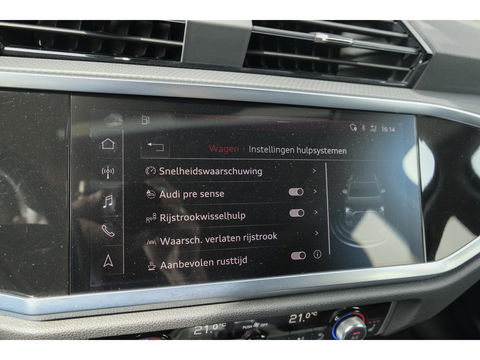 Audi Q3 35 TFSI 150pk S-line Panoramadak *BTW* Virtual cockpit Trekhaak Camera Sportstoelen Navigatie