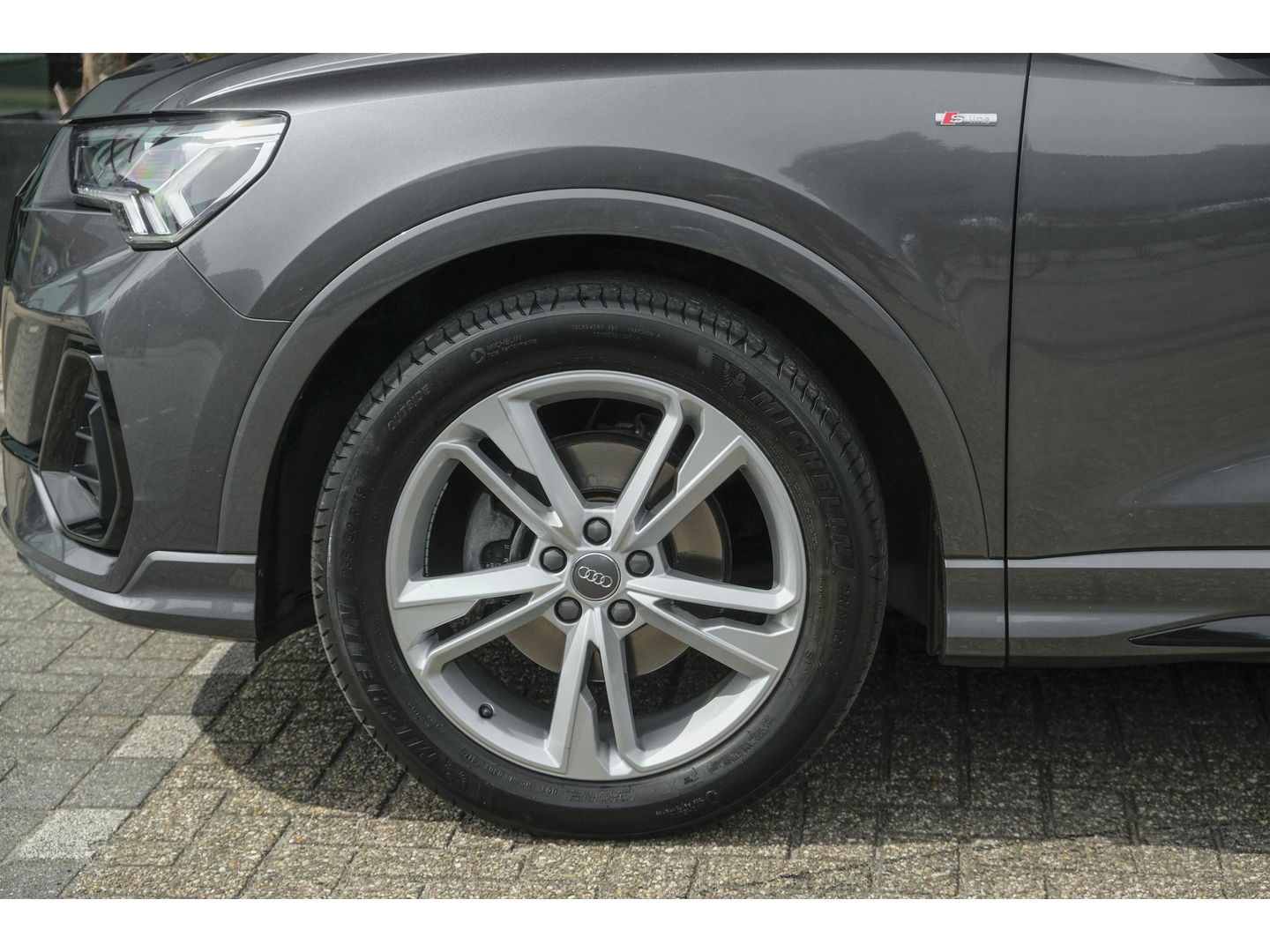 Audi Q3 35 TFSI 150pk S-line Panoramadak *BTW* Virtual cockpit Trekhaak Camera Sportstoelen Navigatie