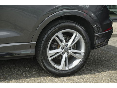 Audi Q3 35 TFSI 150pk S-line Panoramadak *BTW* Virtual cockpit Trekhaak Camera Sportstoelen Navigatie