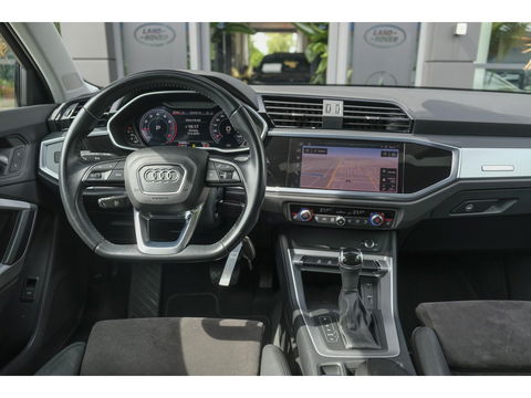 Audi Q3 35 TFSI 150pk S-line Panoramadak *BTW* Virtual cockpit Trekhaak Camera Sportstoelen Navigatie