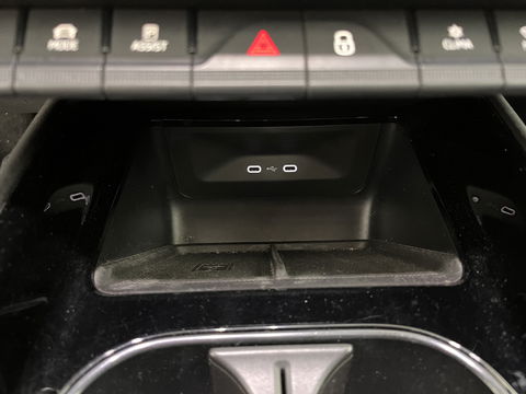 Škoda Enyaq iV 80 Luxus [ 3-Fase ] (INCL-BTW) *PANO | LUXURY-LEATHER | HEAD-UP | ADAPTIVE-CRUISE | MEMORY-PACK | FULL-LED | DIGI-COCKPIT | BLIND-SPOT | NAVI-FULLMAP | KEYLESS | CAMERA | HEATED-SPORTSEATS | KEYLESS | 19"ALU*