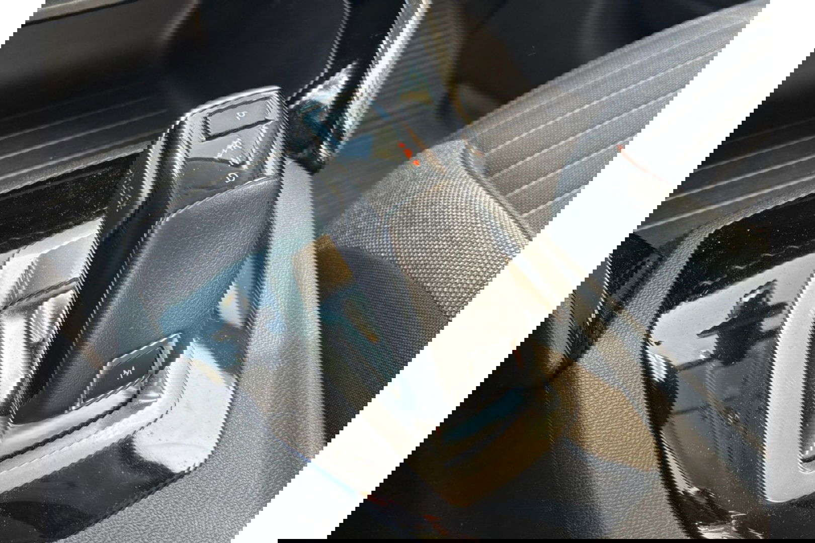 Peugeot 208 1.2 PURETECH ACTIVE AUTOMAAT NAVI LMV PDC