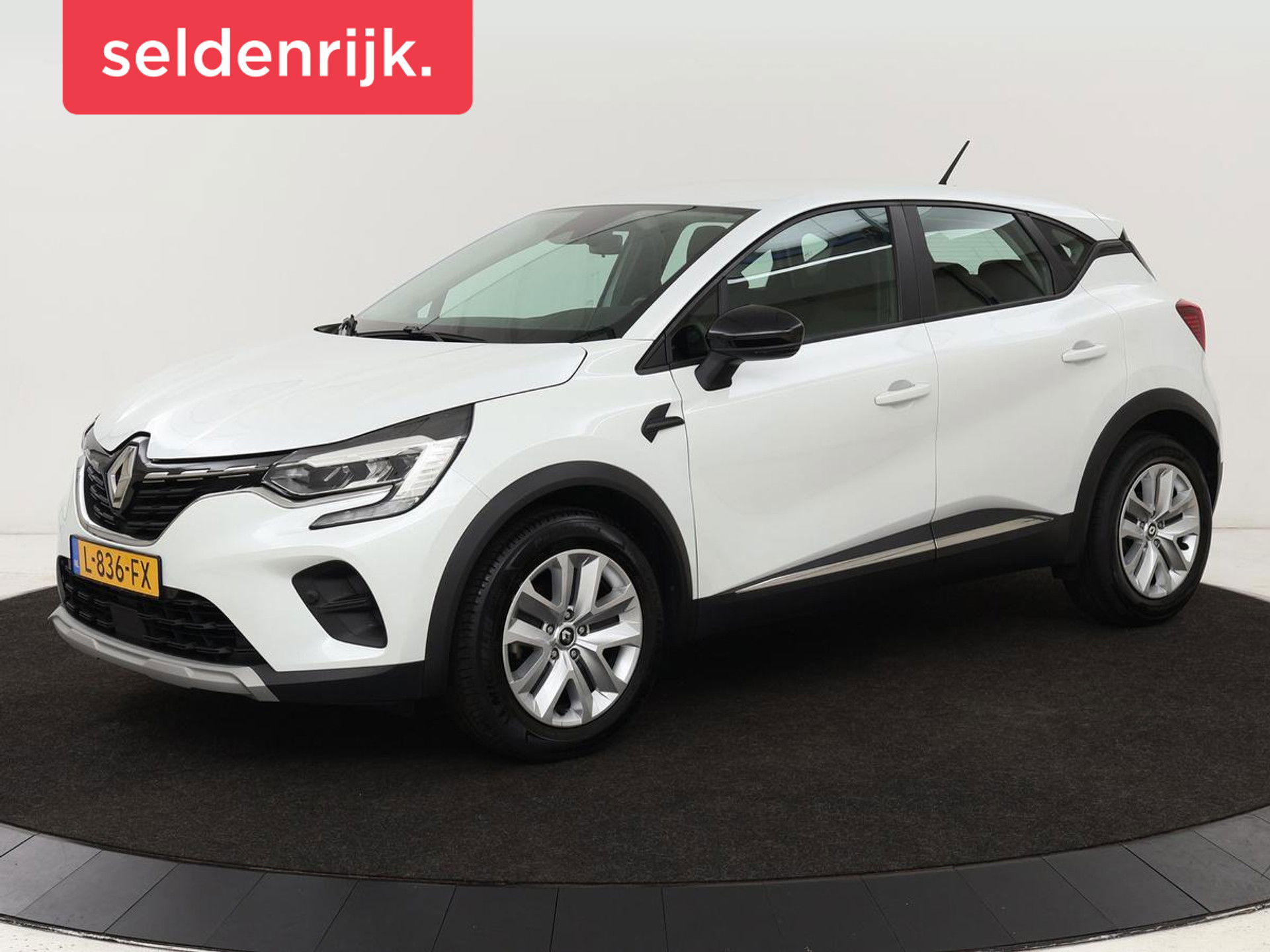 Renault Captur 1.0 TCe 90 Zen | Camera | Cruise control | PDC | Full LED | Navigatie | Carplay | DAB | LMV 17 inch |