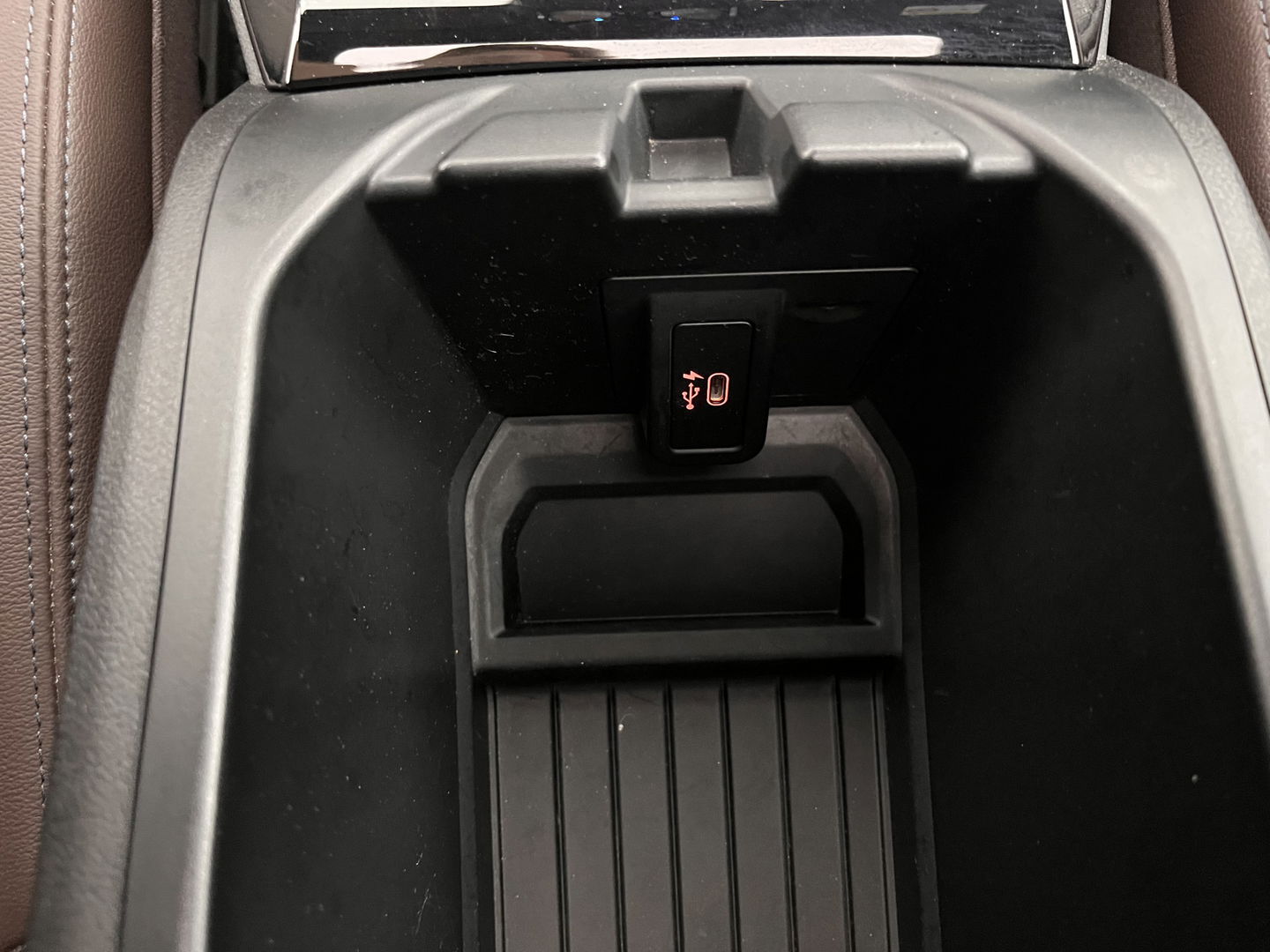BMW iX3 High Executive Shadow-line-Plus-Pack 80 kWh [ 3-Fase ] (INCL-BTW) *PANO | LUXURY-LEATHER | FULL-LED | MEMORY-PACK | HEAD-UP | ADAPTIVE-CRUISE | TOPVIEW | HARMAN/KARDON-AUDIO | BLIND-SPOT | SPORT-SEATS | DAB+ | CARPLAY | KEYLESS | 20''ALU*