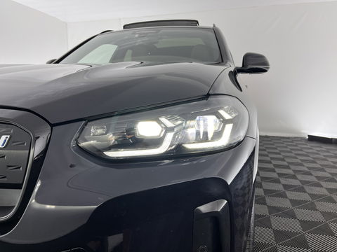 BMW iX3 High Executive Shadow-line-Plus-Pack 80 kWh [ 3-Fase ] (INCL-BTW) *PANO | LUXURY-LEATHER | FULL-LED | MEMORY-PACK | HEAD-UP | ADAPTIVE-CRUISE | TOPVIEW | HARMAN/KARDON-AUDIO | BLIND-SPOT | SPORT-SEATS | DAB+ | CARPLAY | KEYLESS | 20''ALU*
