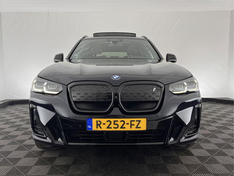 BMW iX3 High Executive Shadow-line-Plus-Pack 80 kWh [ 3-Fase ] (INCL-BTW) *PANO | LUXURY-LEATHER | FULL-LED | MEMORY-PACK | HEAD-UP | ADAPTIVE-CRUISE | TOPVIEW | HARMAN/KARDON-AUDIO | BLIND-SPOT | SPORT-SEATS | DAB+ | CARPLAY | KEYLESS | 20''ALU*